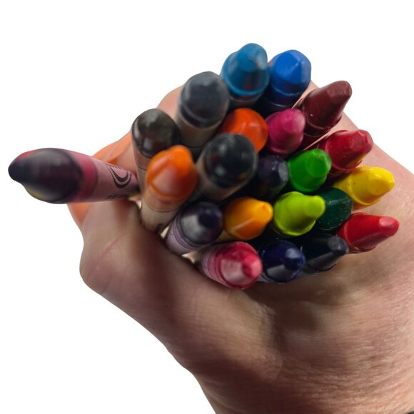 RoseArt 23 Count Crayons Retro Retired Featuring Retired Dandelion Color - Picture 3 of 10